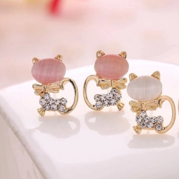 Boutique Jewelry - White Kitty ♡ PINK GOLD Stud Earrings